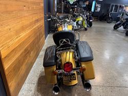 2017 Harley-davidson FLHR ROAD KING Gold