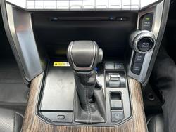 2023 Toyota Landcruiser VX FJA300R 4X4 Dual Range Silver Pearl