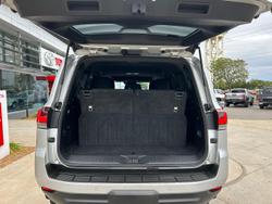 2023 Toyota Landcruiser VX FJA300R 4X4 Dual Range Silver Pearl