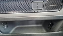 2025 Volkswagen ID. Buzz Pro BEV560