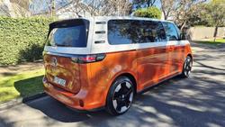 2025 Volkswagen ID. Buzz Pro BEV560