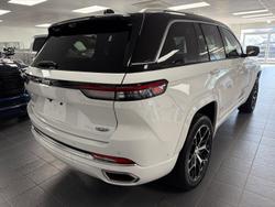 2023 Jeep
Grand Cherokee Summit Reserve 4xe
