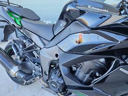 2022 Kawasaki Z1000 Green