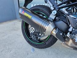 2022 Kawasaki Z1000 Green