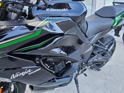 2022 Kawasaki Z1000 Green