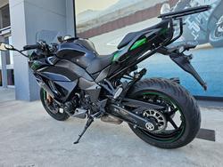 2022 Kawasaki Z1000 Green