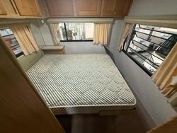 2004 Winnebago Explorer 2584