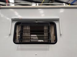 2004 Winnebago Explorer 2584