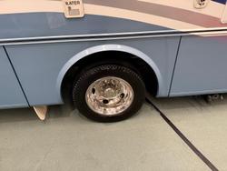 2004 Winnebago Explorer 2584