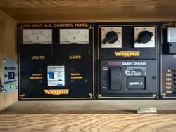 2004 Winnebago Explorer 2584