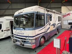 Winnebago Explorer 2584