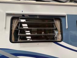 2004 Winnebago Explorer 2584