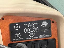 2004 Winnebago Explorer 2584