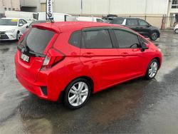 2015 HONDA
                JAZZ VTi