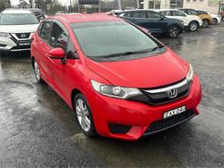 2015 HONDA
                JAZZ VTi