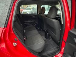 2015 HONDA
                JAZZ VTi