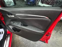 2015 HONDA
                JAZZ VTi