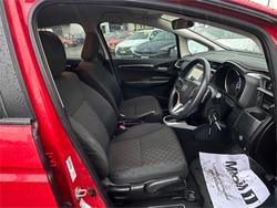 2015 HONDA
                JAZZ VTi