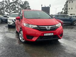 2015 HONDA
                JAZZ VTi