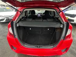 2015 HONDA
                JAZZ VTi