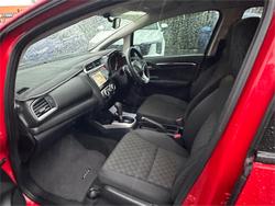 2015 HONDA
                JAZZ VTi