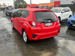 2015 HONDA
                JAZZ VTi