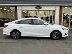 2023 MG MG5 Vibe MY23 Dover White