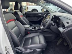 2023 MG MG5 Vibe MY23 Dover White