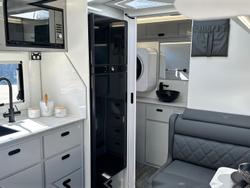 2025 JB Caravans 17'10 Gator X Fd
