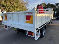 2012 Isuzu Npr 400 WHITE