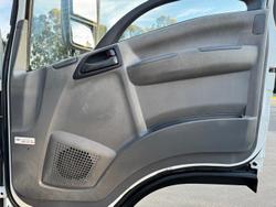 2012 Isuzu Npr 400 WHITE