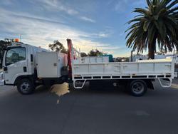 2012 Isuzu Npr 400 WHITE