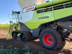 2017 CLAAS Lexion 770 Combine Lexion 770 Tt