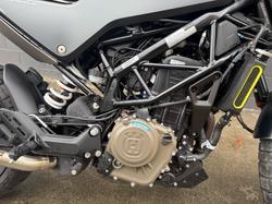2022 HUSQVARNA SVARTPILEN 401 BLACK/GREY