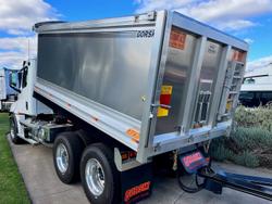 2024 Freightliner Cascadia 126 Tipper White