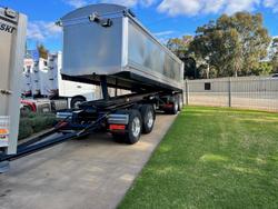 2024 Freightliner Cascadia 126 Tipper White