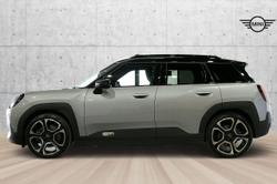 2024 MINI
Aceman SE Favoured