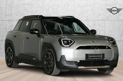 2024 MINI
Aceman SE Favoured