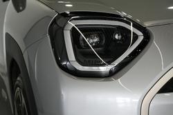 2024 MINI
Aceman SE Favoured