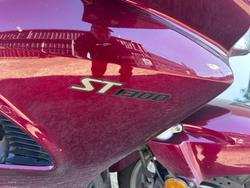 2005 Honda ST1300 RED