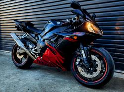 Yamaha YZF-R1