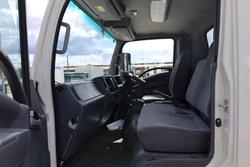 2021 Isuzu N Series NNR 45-150 Pantech with Lifter White