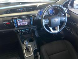 2015 Toyota
Hilux SR5