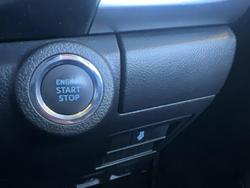 2015 Toyota
Hilux SR5