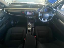 2015 Toyota
Hilux SR5