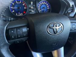 2015 Toyota
Hilux SR5