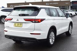 2024 Mitsubishi Outlander ES ZM MY24 White