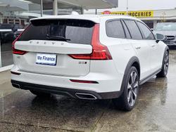 2021 Volvo V60 Cross Country B5 MY22 AWD White
