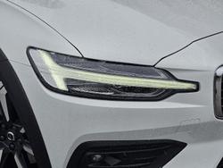 2021 Volvo V60 Cross Country B5 MY22 AWD White