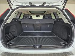 2021 Volvo V60 Cross Country B5 MY22 AWD White